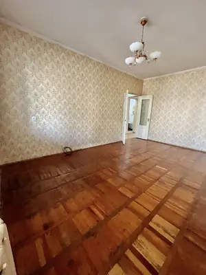 3 xonali kvartira sotiladi − 73 m²