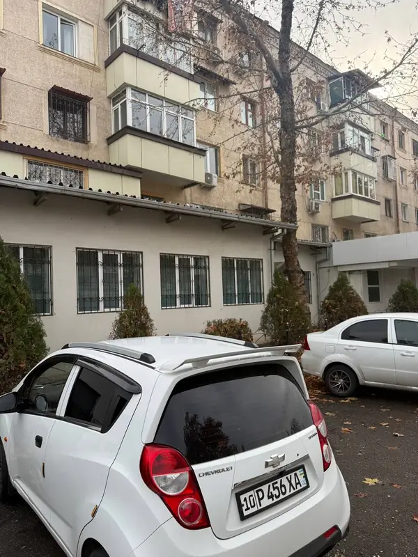 Ofis − 400 m², 1/4 qavat