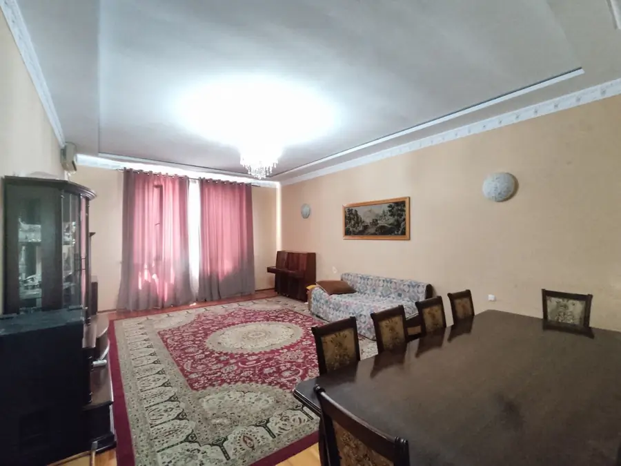 2 qavatli uy sotiladi − 3.7 m²