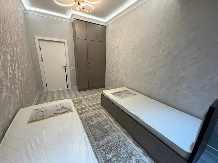 3 xonali kvartira sotiladi − 81 m²
