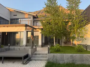 2 qavatli uy − 255 m², 6 sot. 