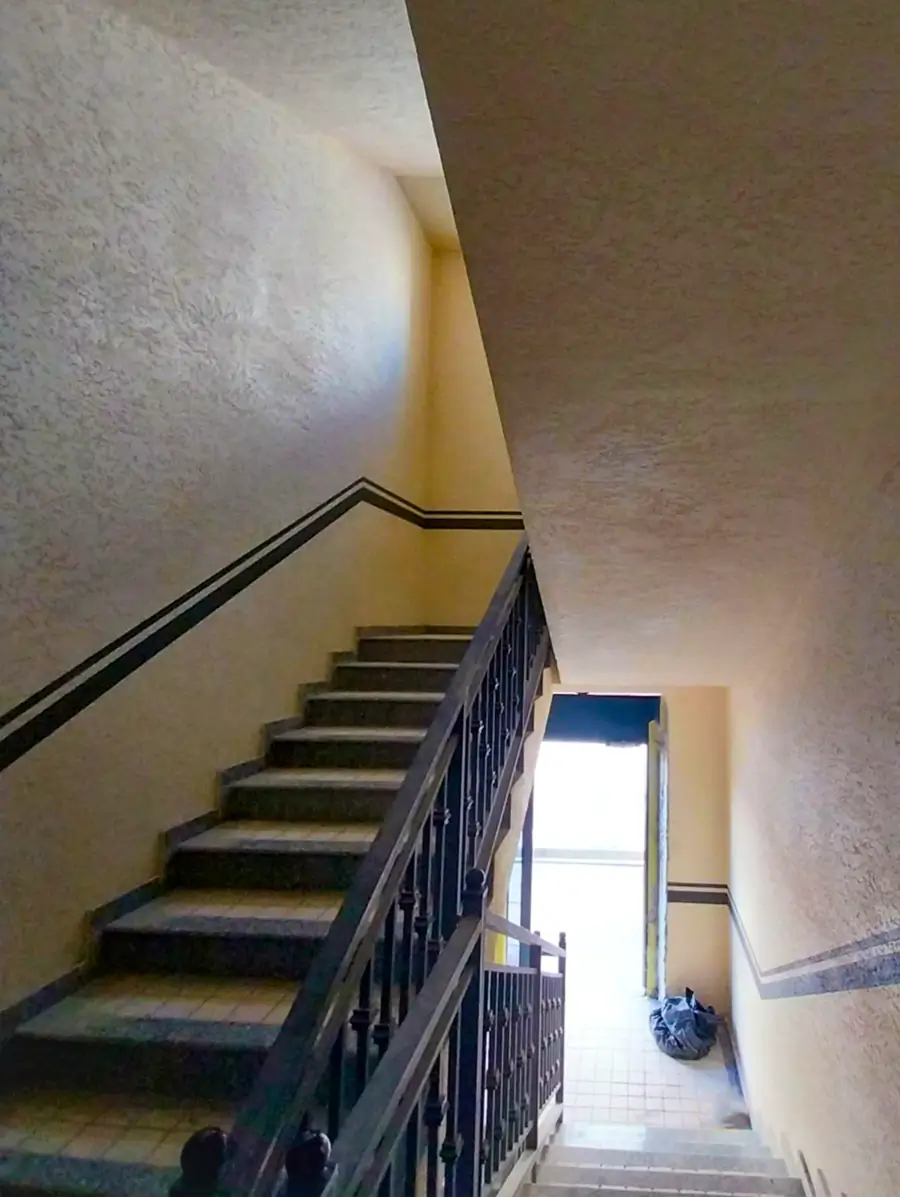 Более 5 xonali kvartira sotiladi − 137.4 m²