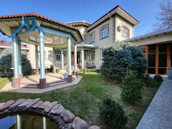 3 qavatli uy − 512 m², 4 sot. 