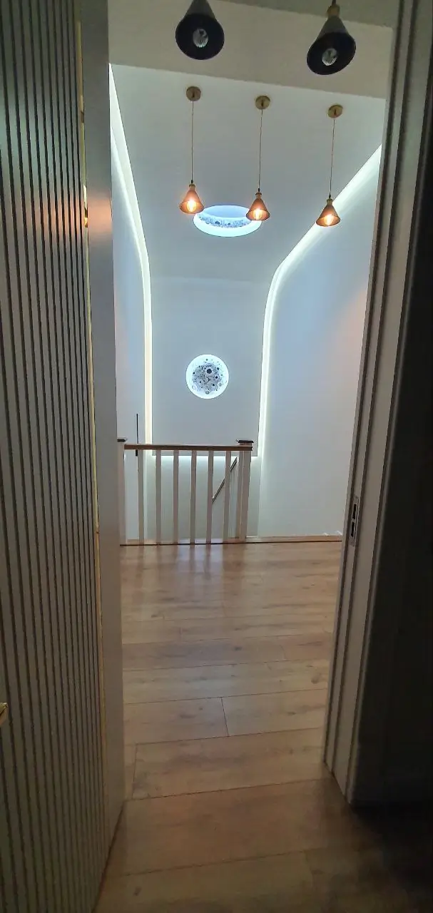 Ijaraga 2 qavatli uy − 200 m²