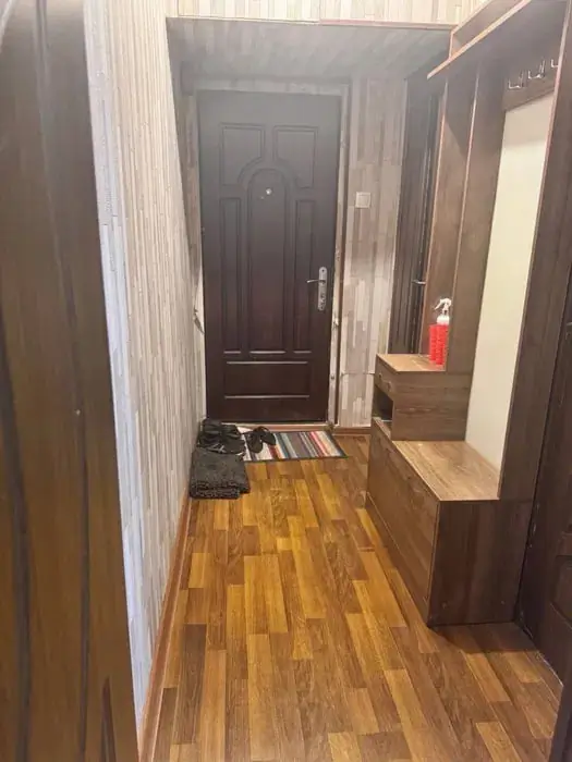 Сдается 3-комнатная квартира − 50 м²