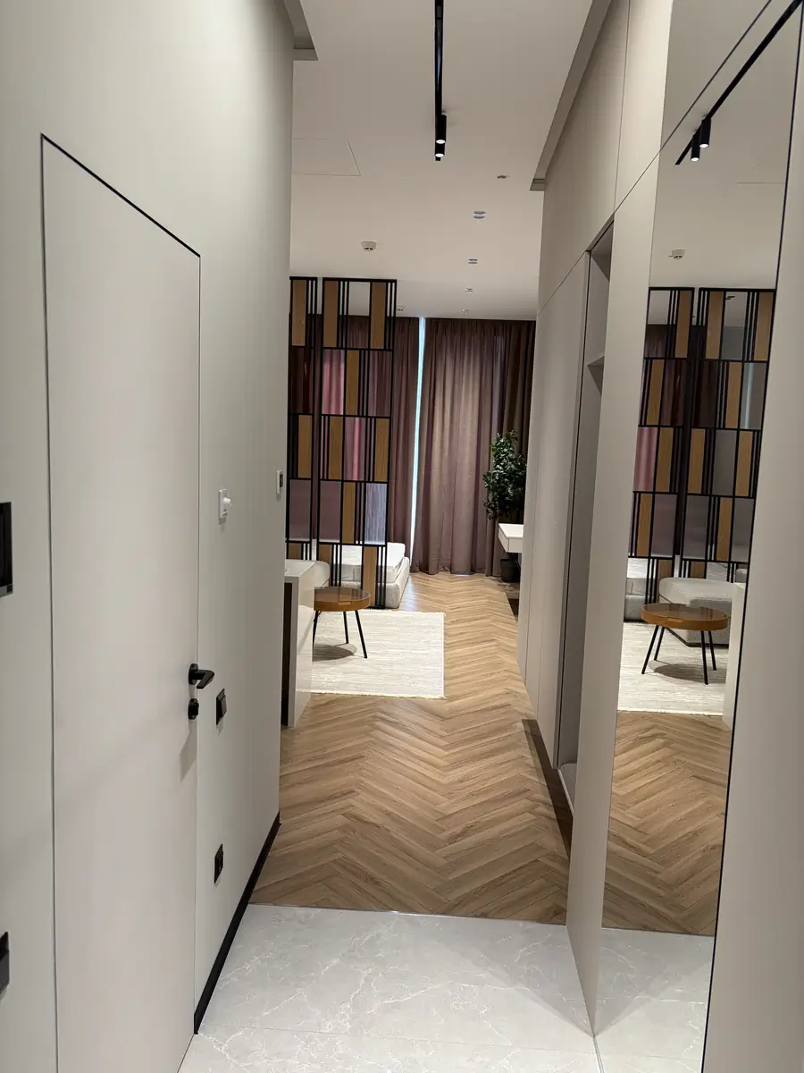 Продается 1-комнатная квартира − 38 м²