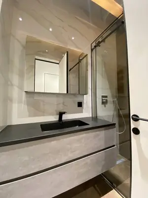 Сдается 3-комнатная квартира − 122 м²
