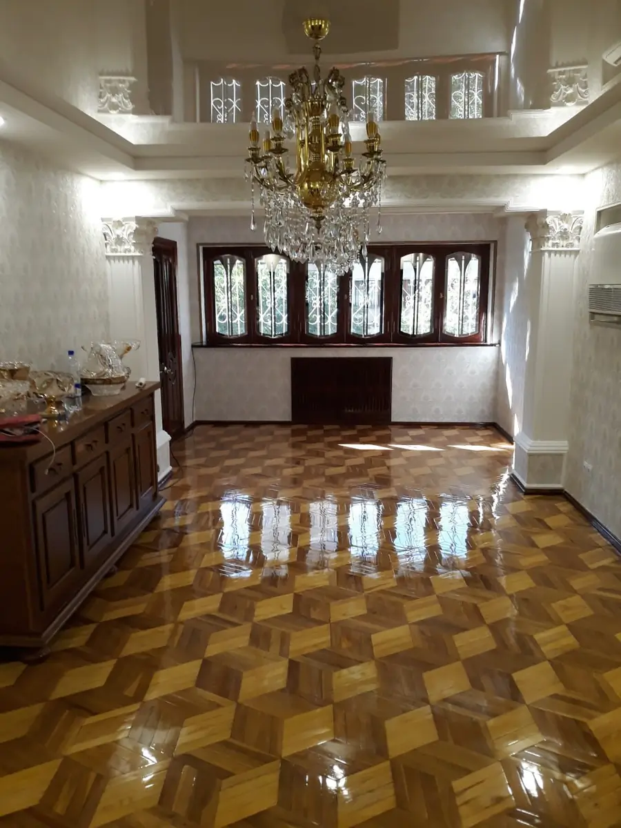 Продается 4-комнатная квартира − 156 м²
