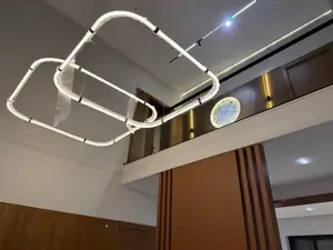 2 qavatli uy − 380 m², 3 sot. 