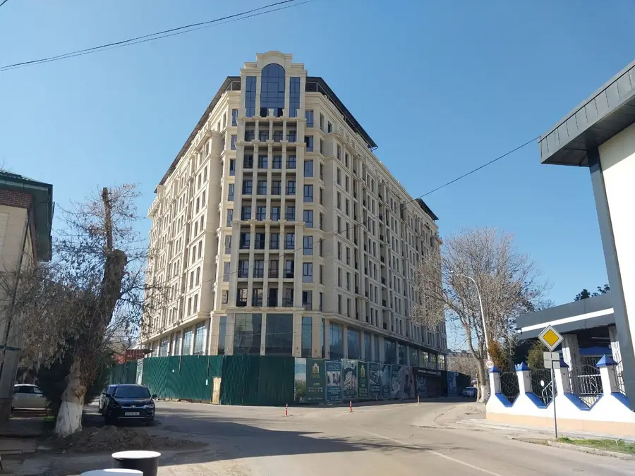 Продается 2-комнатная квартира − 120 м²