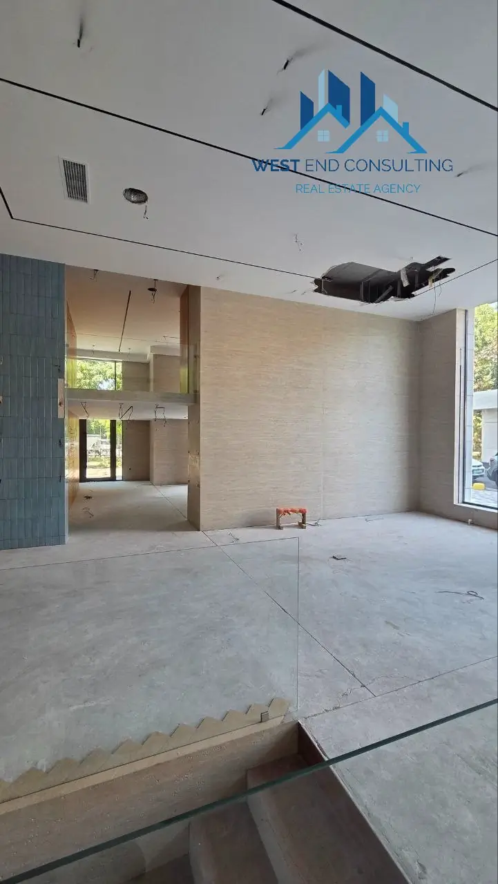 Ijaraga ofis − 374 m²
