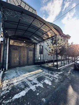 2 qavatli uy − 500 m², 6 sot.