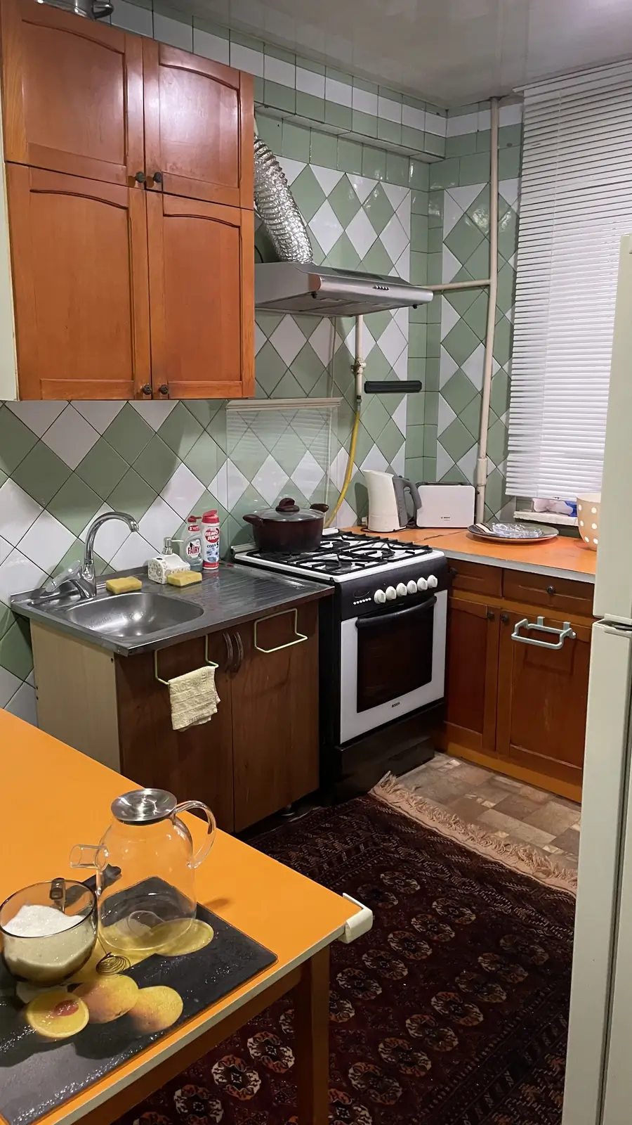 Продается 2-комнатная квартира − 57 м²