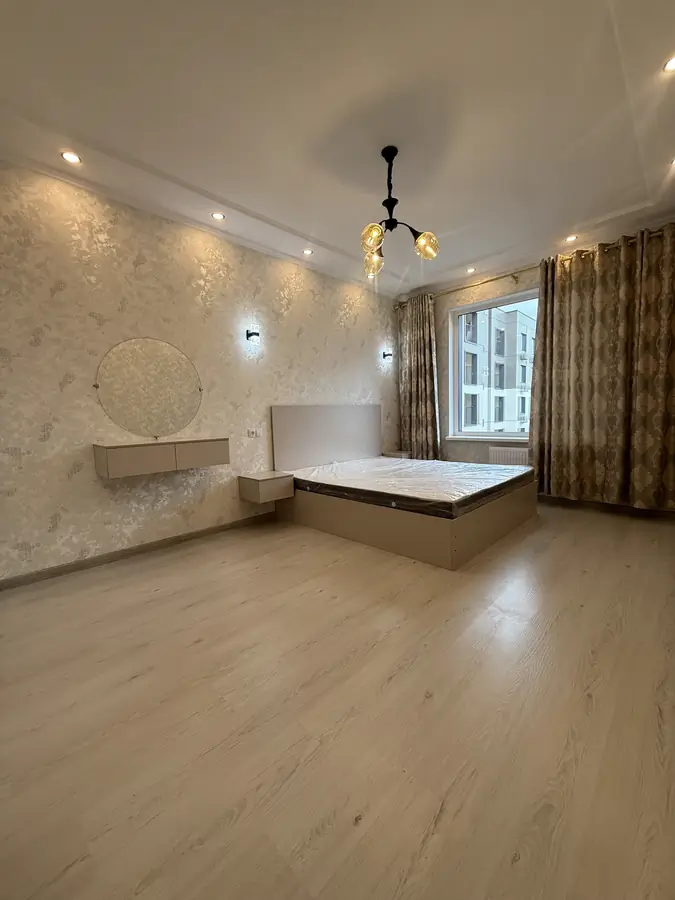 3 xonali kvartira sotiladi − 65 m²