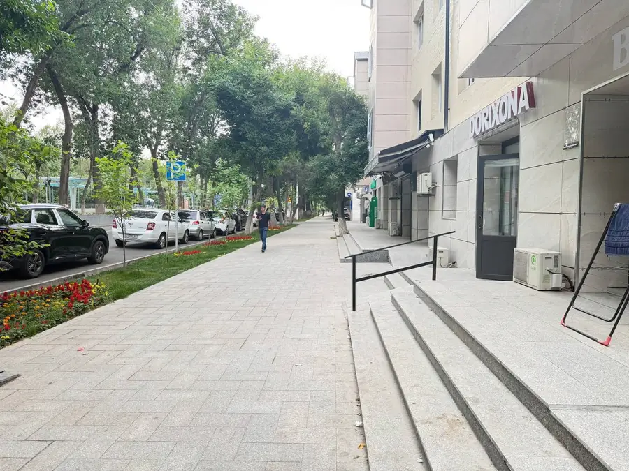 3 xonali kvartira sotiladi − 54 m²