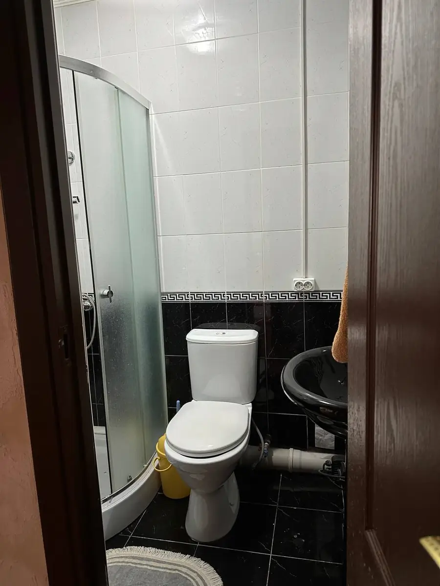 Продается 4-комнатная квартира − 120 м²