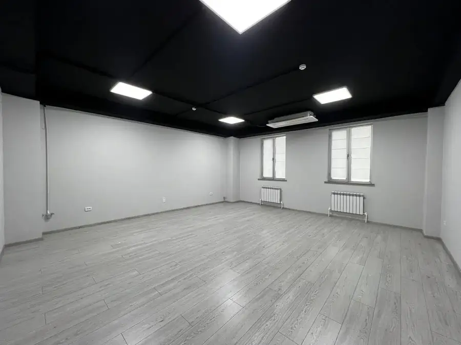 Ijaraga ofis − 500 m²