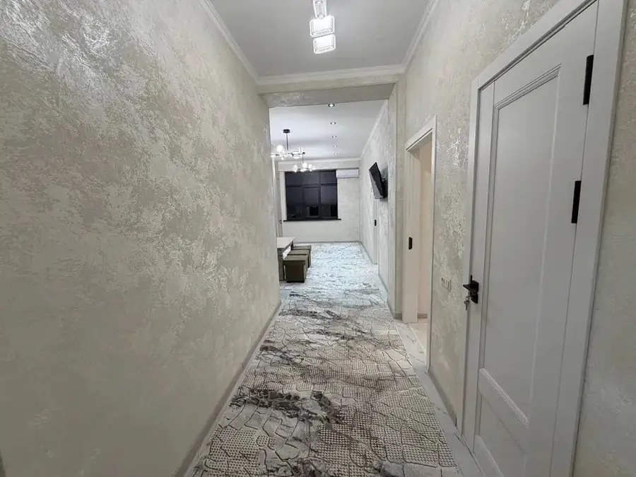 Сдается 3-комнатная квартира − 65 м²