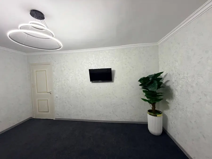 1 xonali kvartira sotiladi − 32 m²