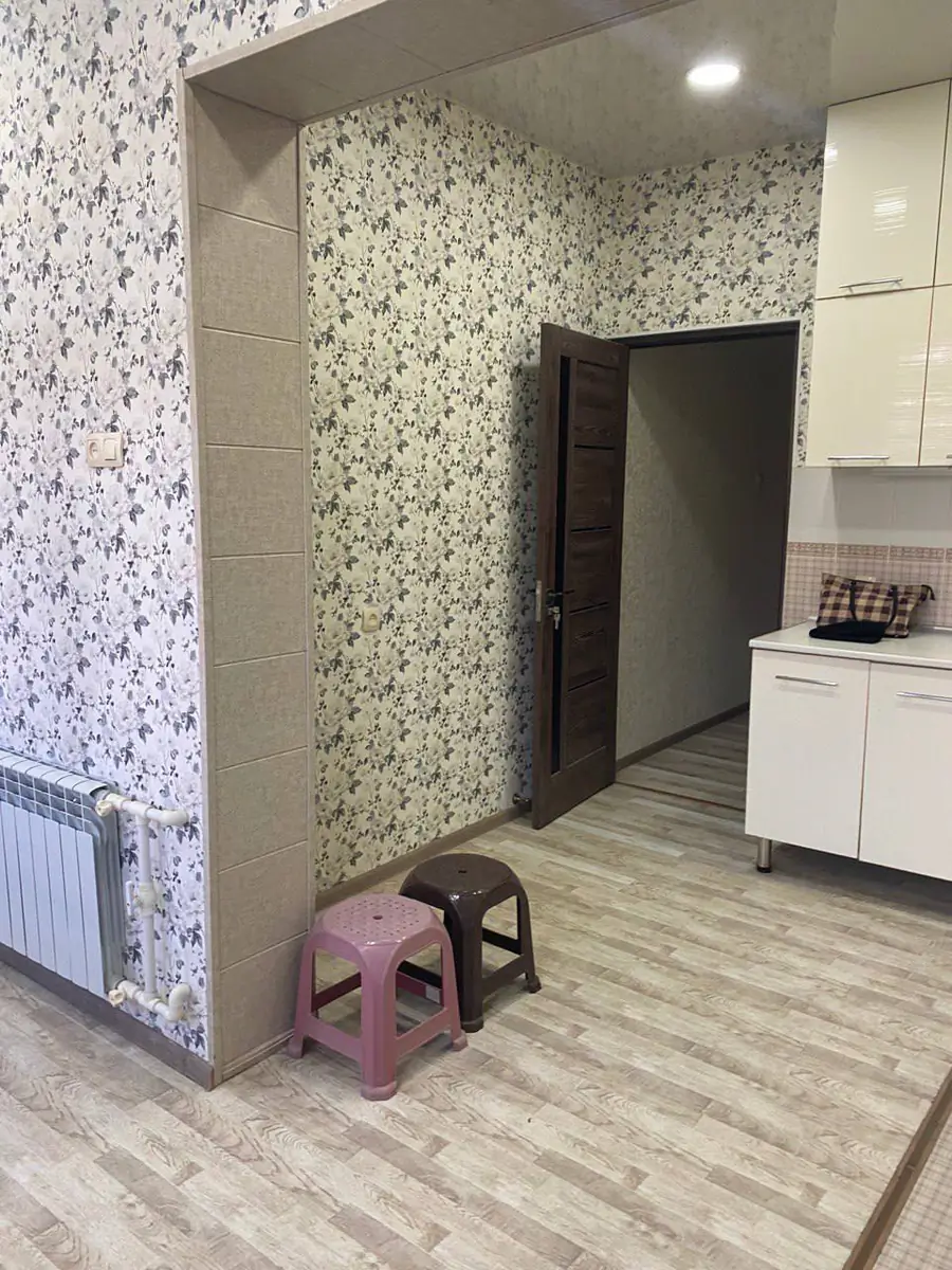 4 xonali kvartira sotiladi − 92 m²