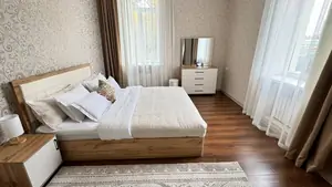 Посуточно 2-комнатная квартира − 61 м²