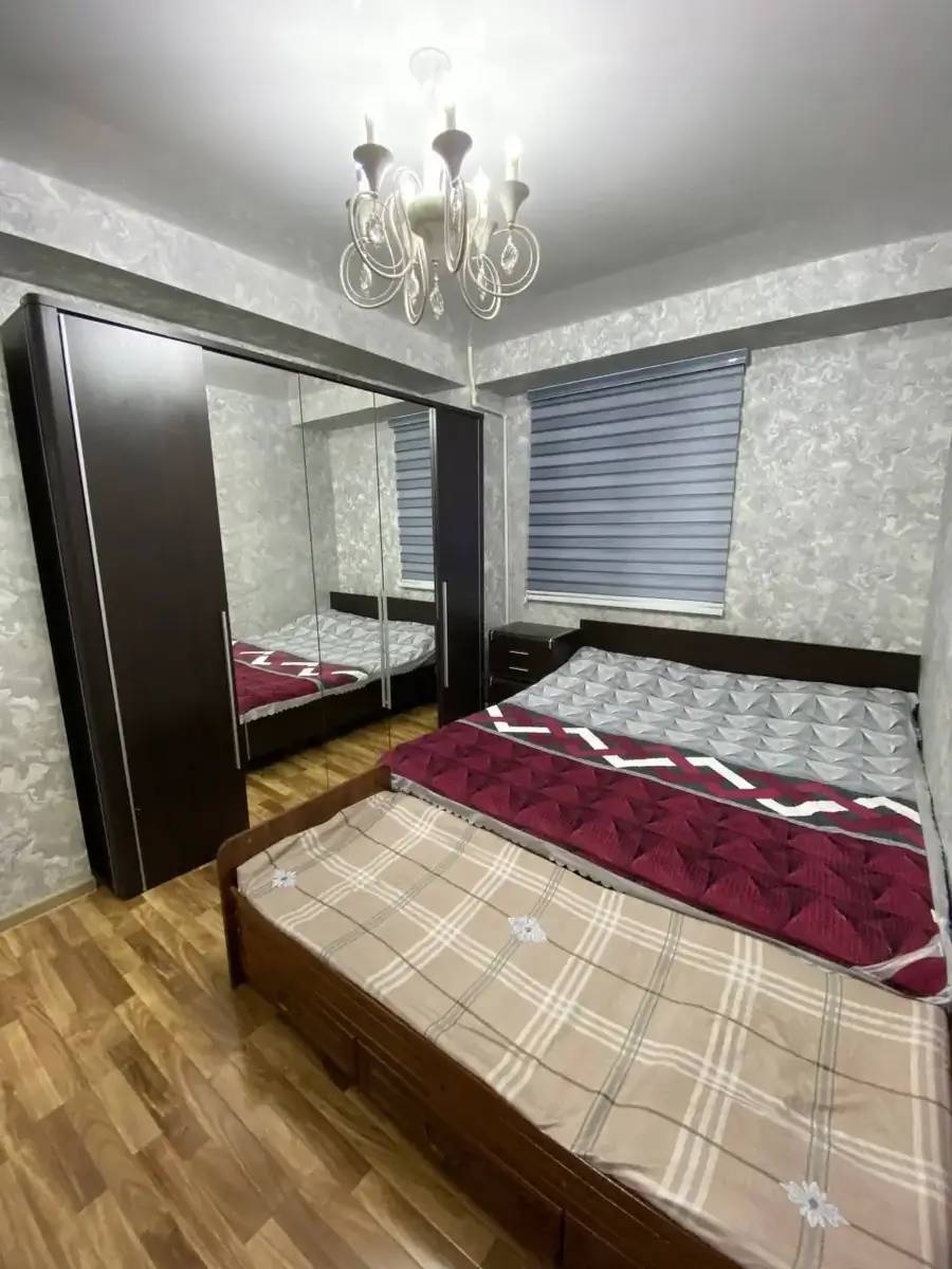 Продается 4-комнатная квартира − 160 м²