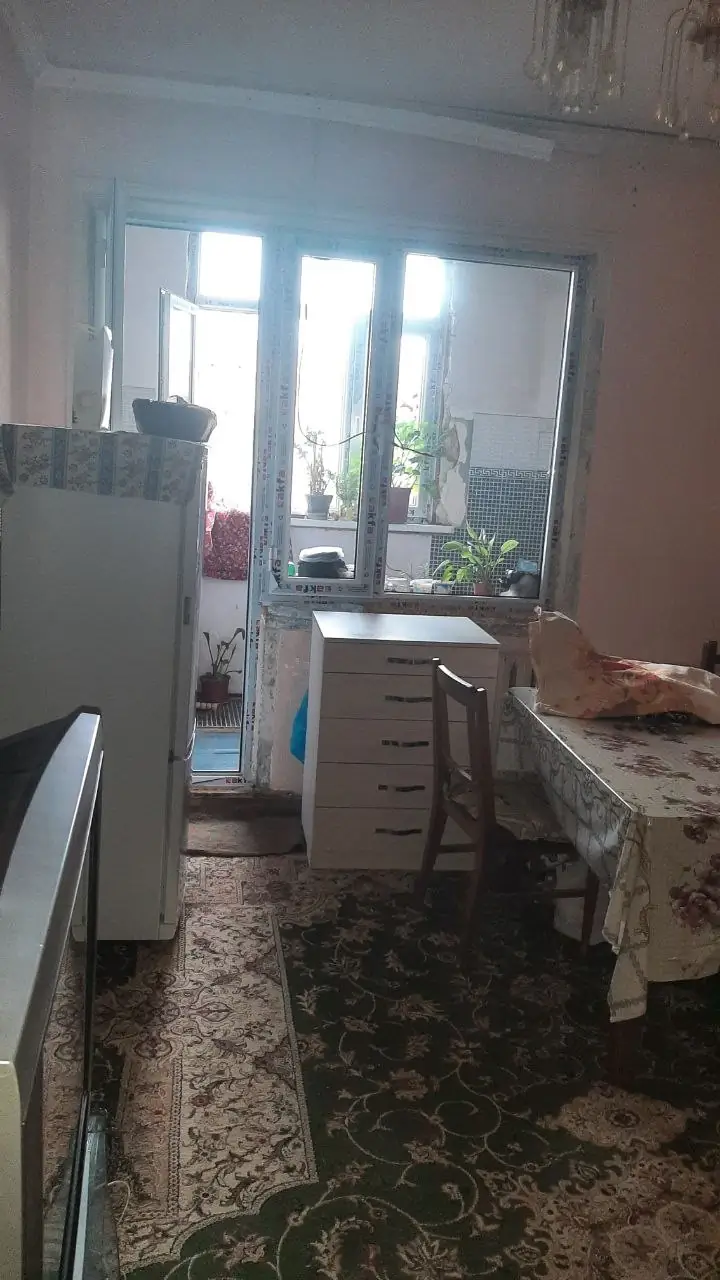 Продается 1-комнатная квартира − 38 м²