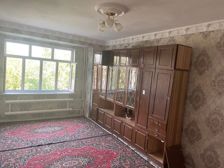 Продается 2-комнатная квартира − 43 м²