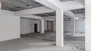 Ofis sotiladi − 242 m²