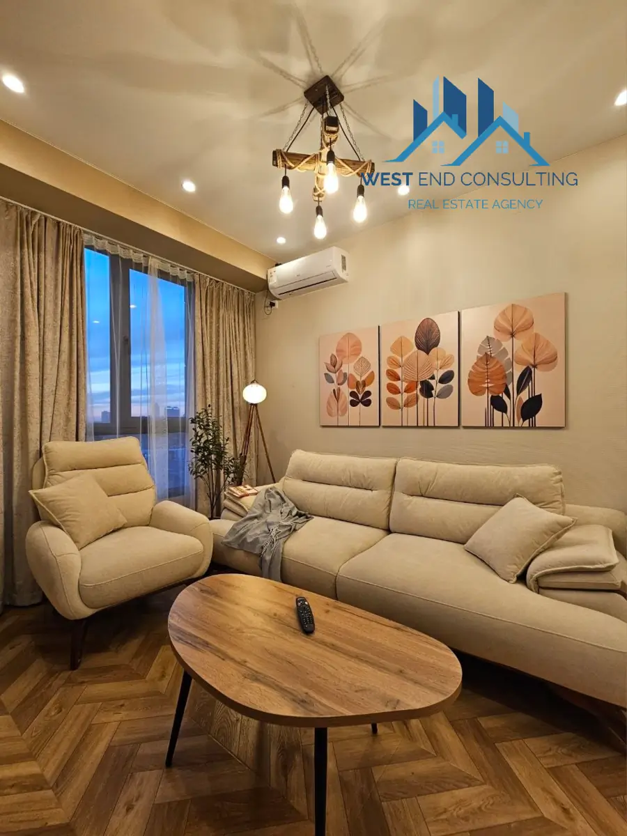 Продается 2-комнатная квартира − 56 м²