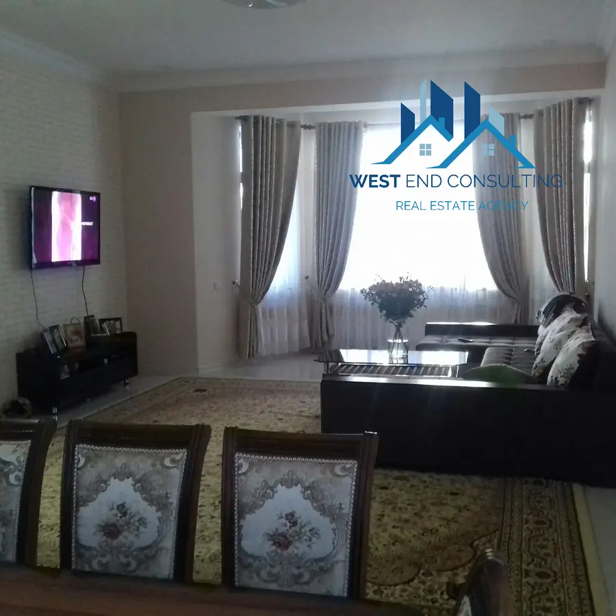 3 qavatli uy sotiladi − 180 m²