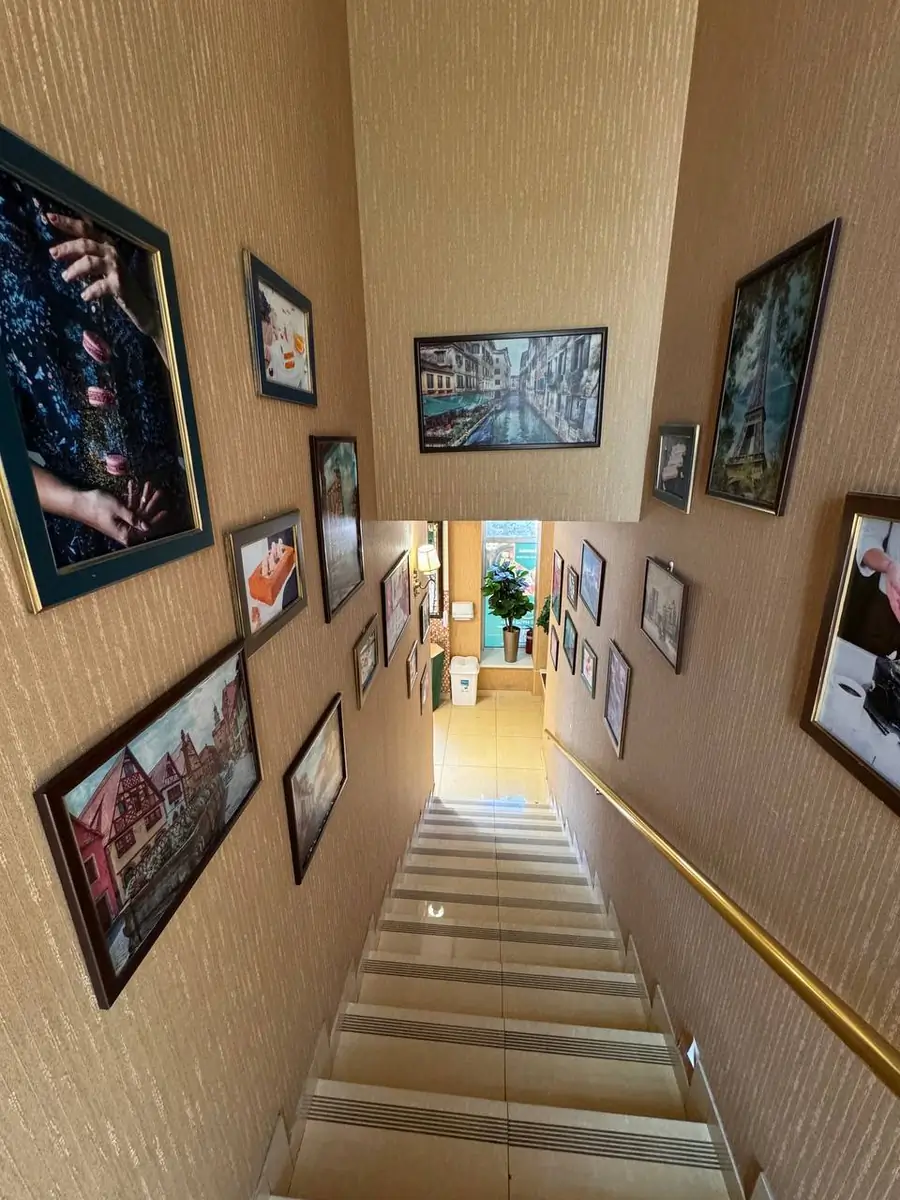 Ijaraga ofis − 369 m²