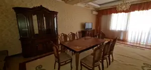 4 xonali kvartira − 200 m², 3/7 qavat