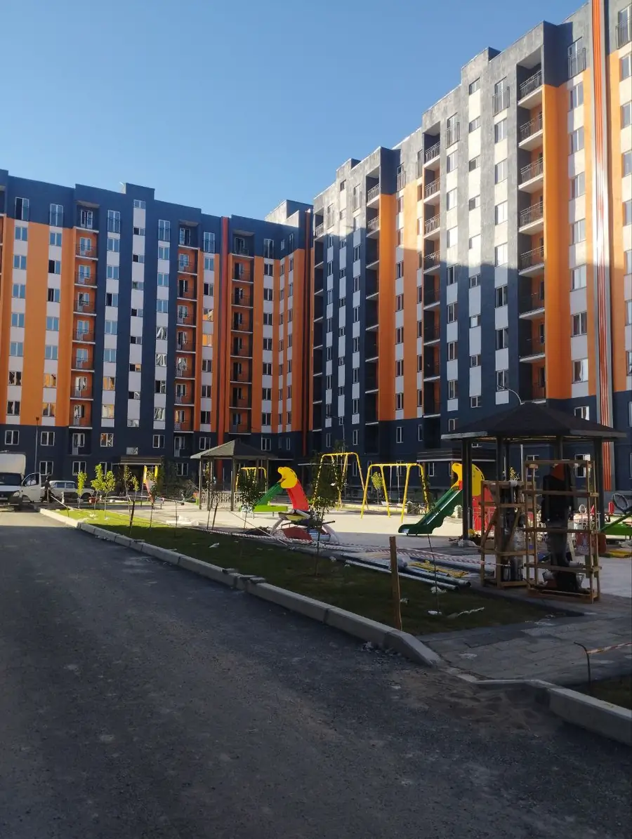 Продается 2-комнатная квартира − 46 м²