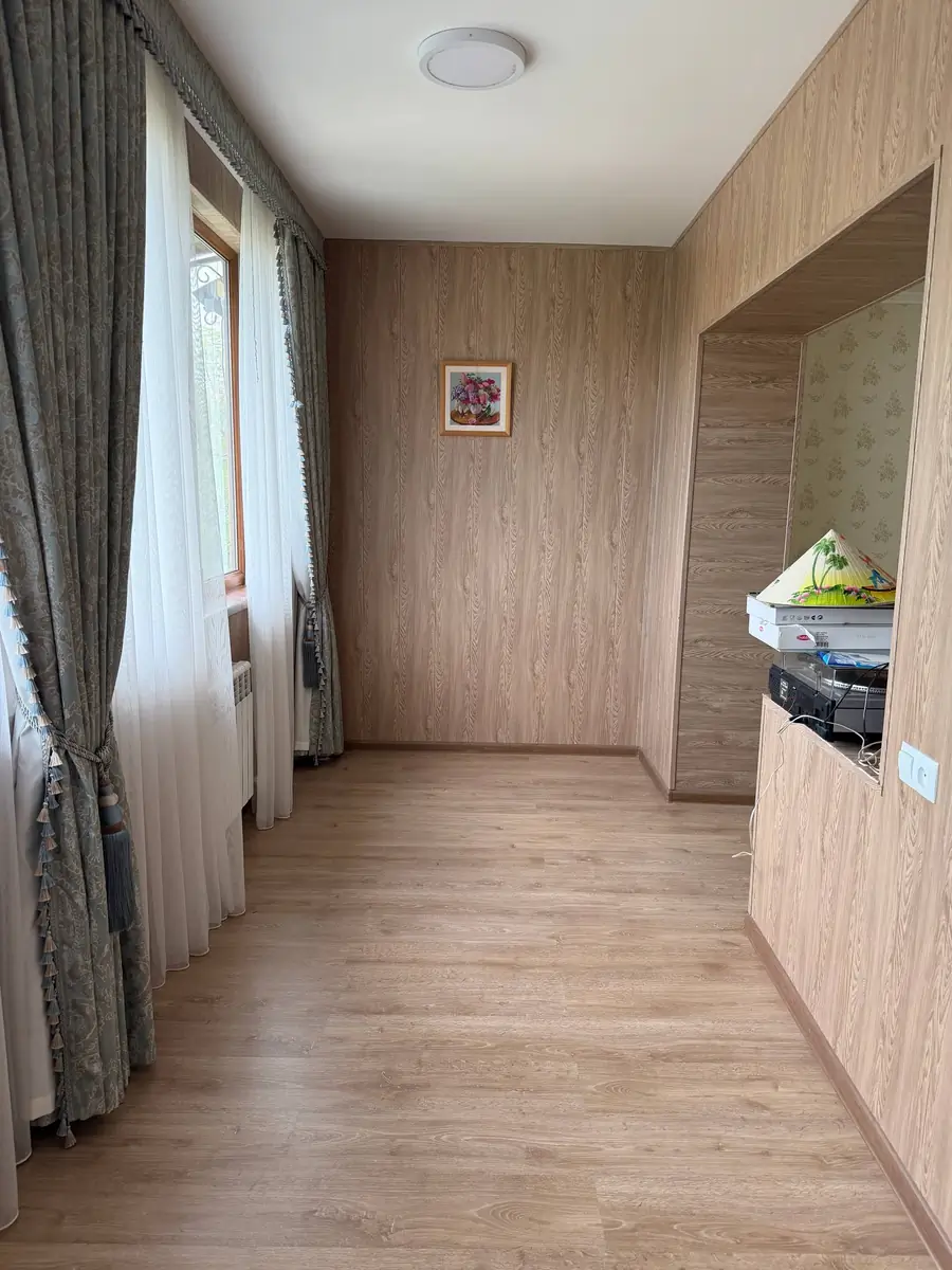 2 xonali kvartira sotiladi − 56 m²