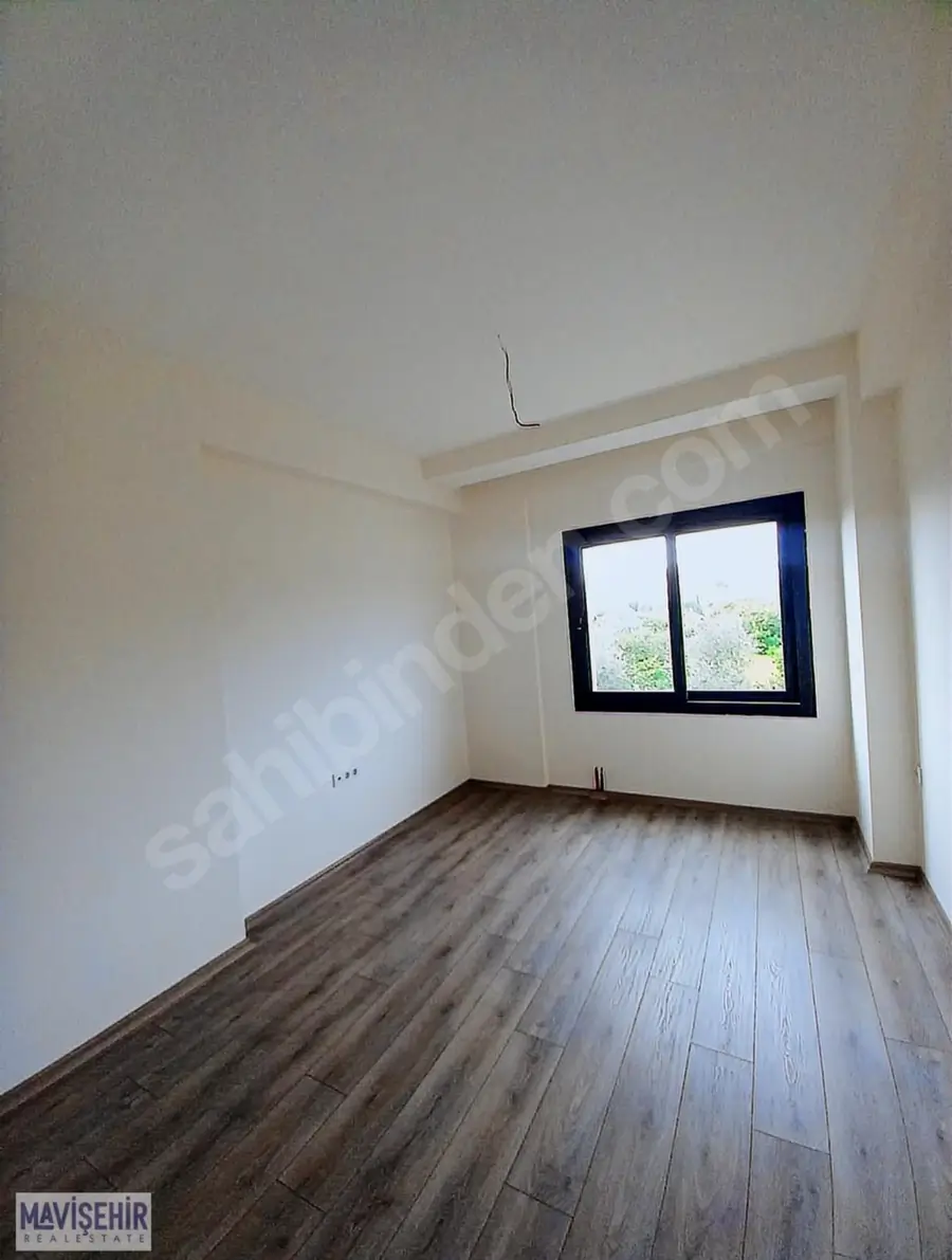 Продается 3-комнатная квартира − 140 м²