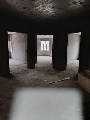 Более 5 xonali kvartira sotiladi − 329 m²