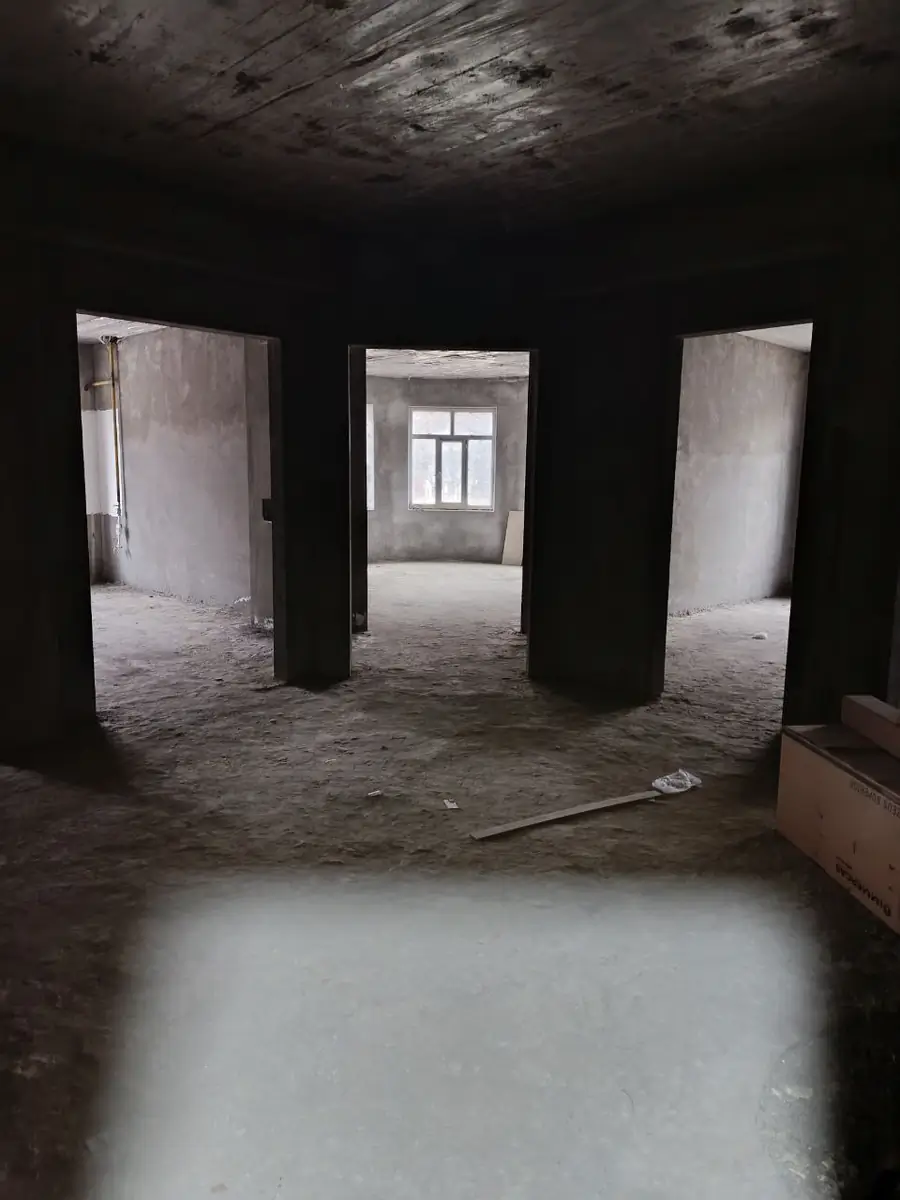 Более 5 xonali kvartira sotiladi − 329 m²