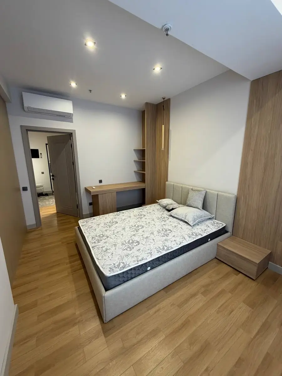 Продается 3-комнатная квартира − 76 м²