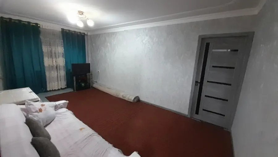 Продается 2-комнатная квартира − 48 м²