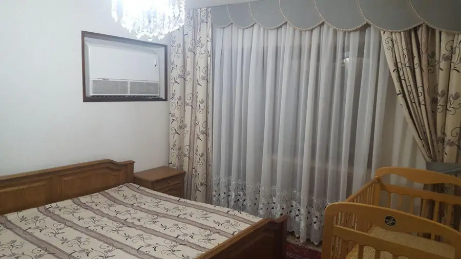4 xonali kvartira sotiladi − 122 m²