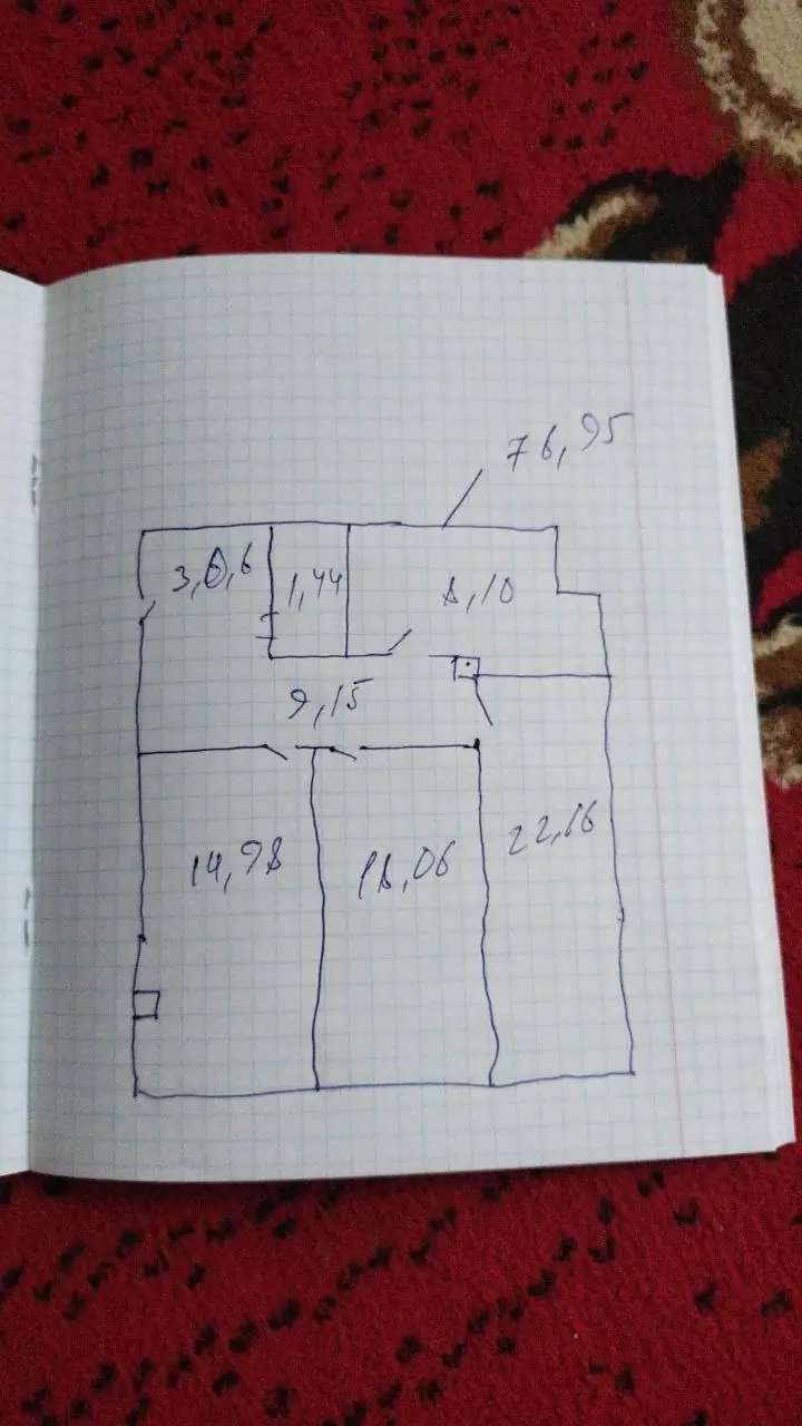 3 xonali kvartira sotiladi − 78 m²