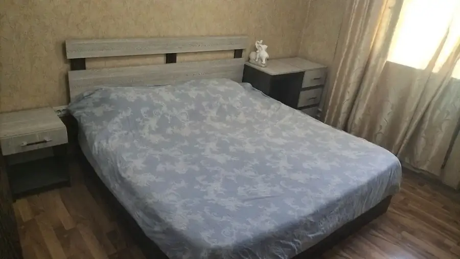 Более 5 xonali kvartira sotiladi − 102.7 m²