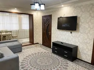 Сдается 2-комнатная квартира − 58 м²