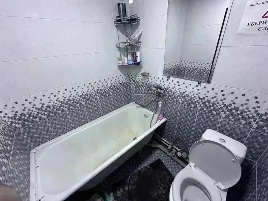 1 xonali kvartira sotiladi − 42 m²