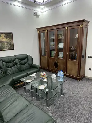 Ofis sotiladi − 366 m²