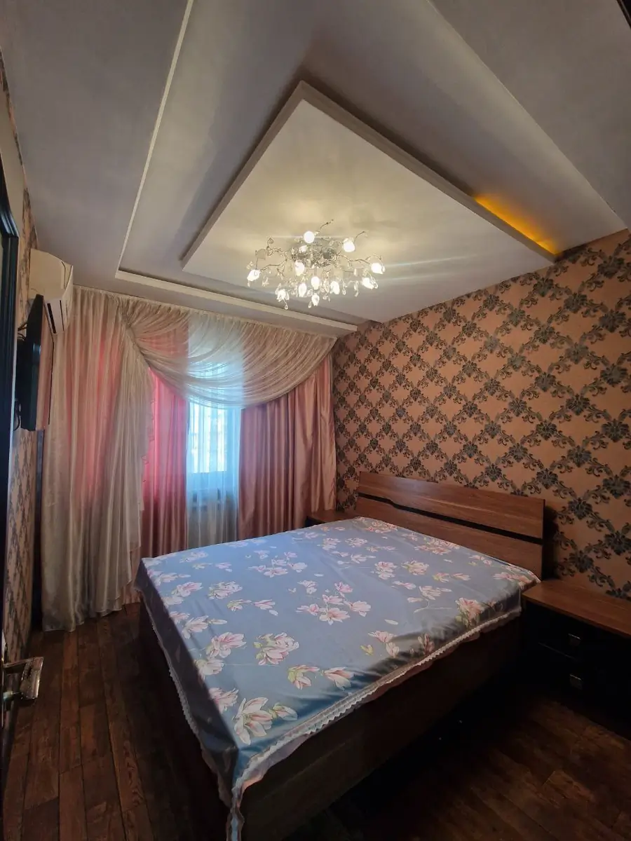 Продается 2-комнатная квартира − 60 м²