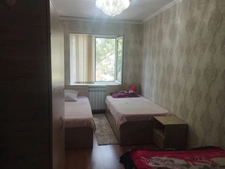 Продается 3-комнатная квартира − 70 м²