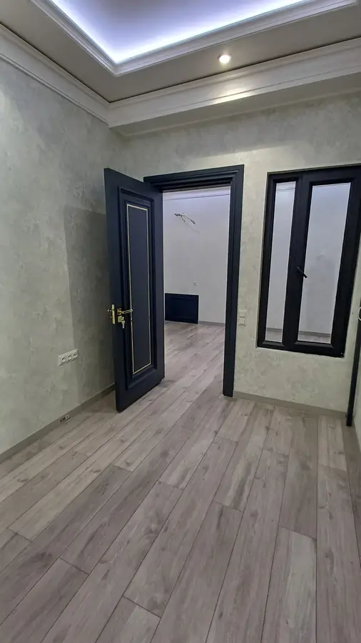 Продается 2-комнатная квартира − 65 м²