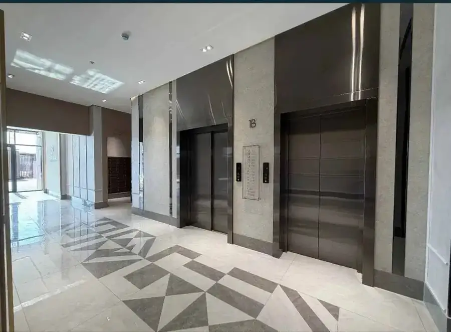 2 xonali kvartira sotiladi − 50.4 m²